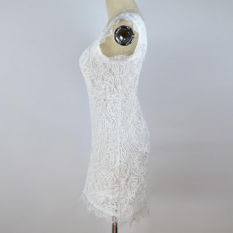A New Hook-flower Lace Sleeveless V-neck Sexy Dress That Covers The Buttocks