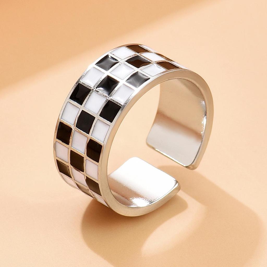 Women's Black & White Checkerboard Titanium Steel Enamel Ring - Simple, Cold Aesthetic