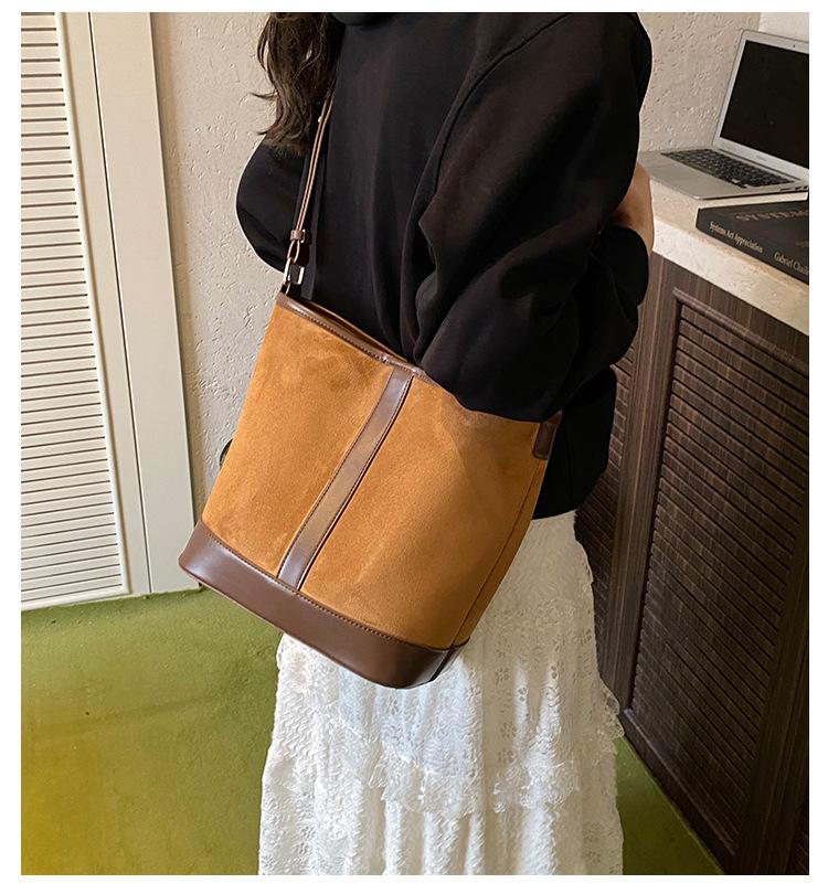 Suede Retro Small Bag Women's 2025 New Trendy Fashion Simple Shoulder Underarm Bag Messenger Bag Bucket Bag
