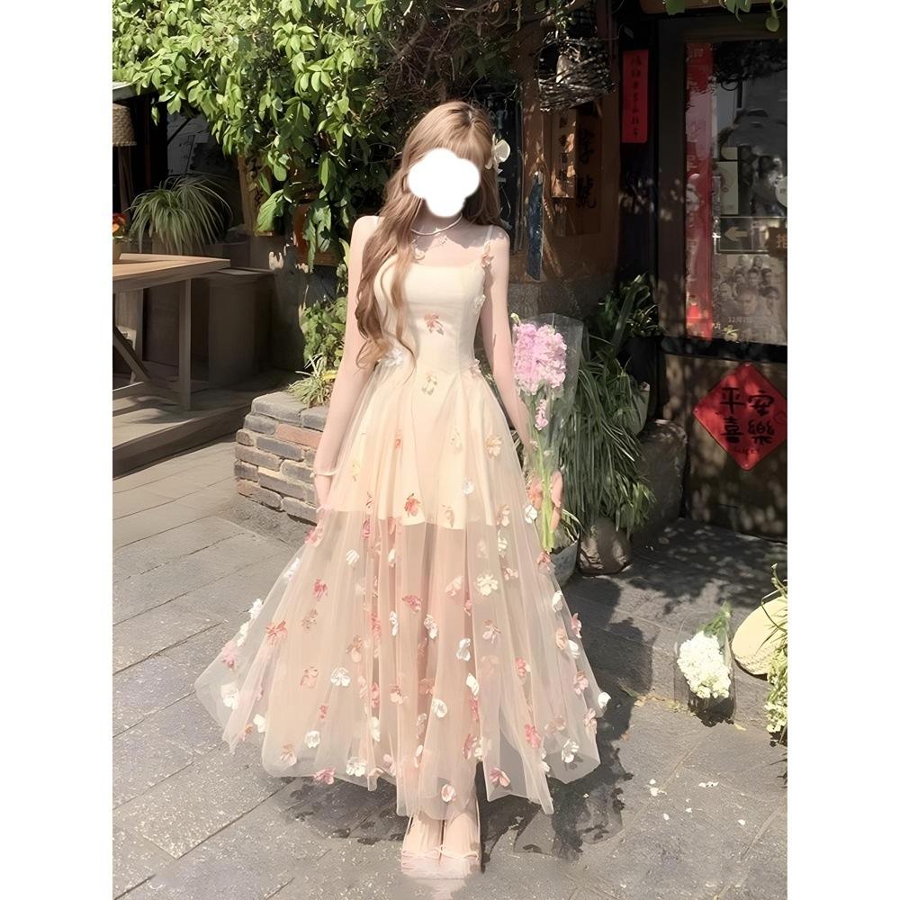 Französisches süßes Design dreidimensionale Blume Mesh Trägerkleid Weiblichkeit Urlaubsstil Prinzessin flauschiges Kleid