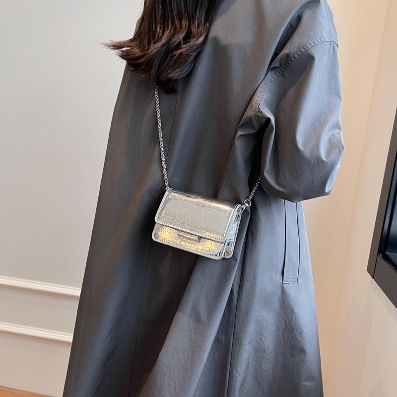 Individuelle Damentasche mit Krokodilmuster, Lackleder, Laser, modisch, ausländischer Stil, Kette, einfache kleine quadratische Tasche, vielseitige Mini