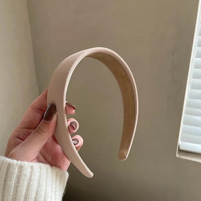 1 Stück Elegantes Haare-Andrücken Waschhaar-Bindeband für Frauen, Neues Sommerdesign, Breitrandige Schwarze Haarspange Stirnband Kopfschmuck.