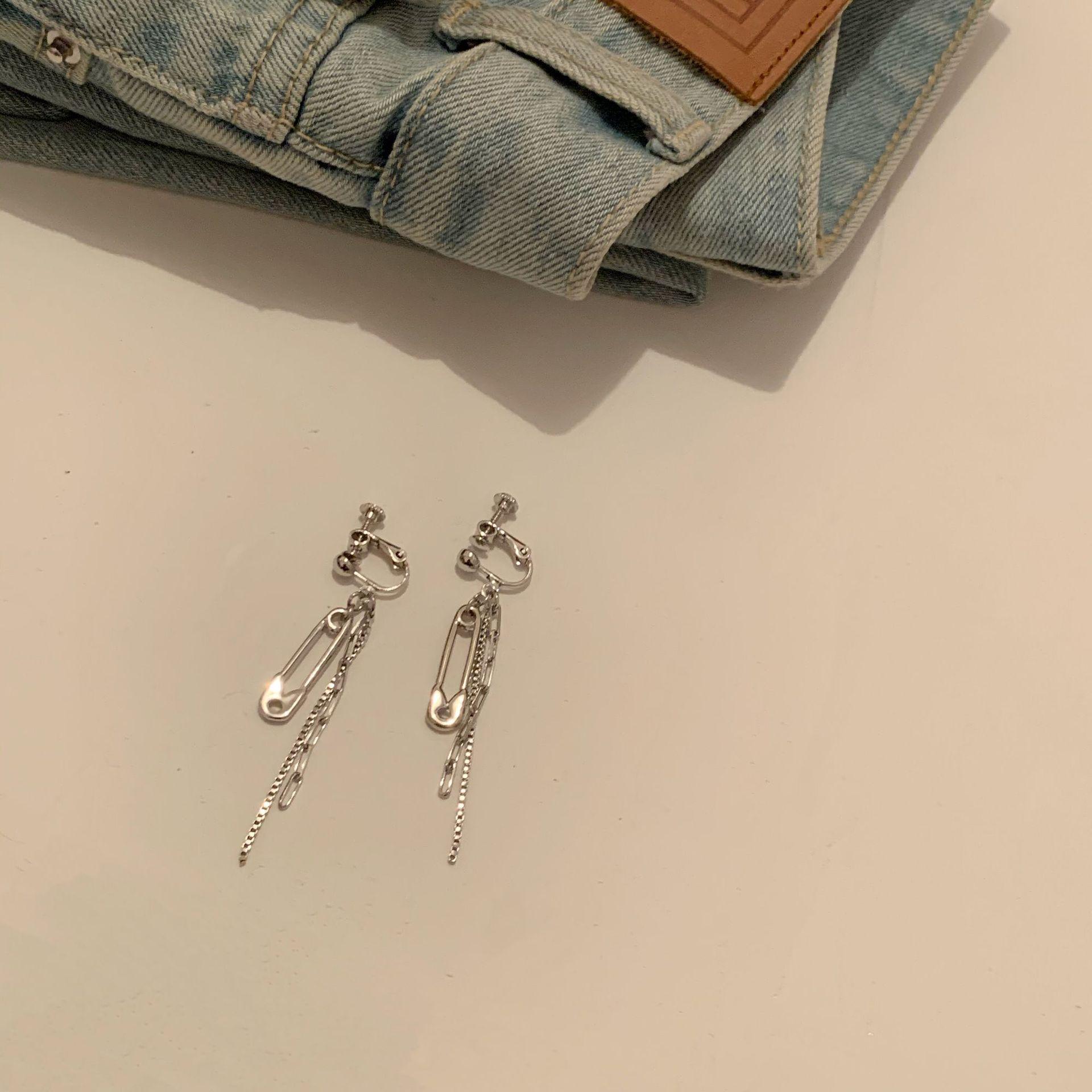 

Трендовые асимметричные серьги-пусеты с цепочками для женщин 2024: Простой и модный стиль из Японии и Южной Кореи