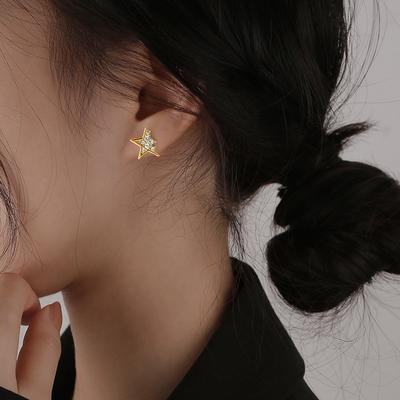 Japonská a korejská verze diamantových náušnic trendy studentské Dongdaemun oblíbené prvky specializovaný design trojrozměrné hvězdné náušnice pro ženy