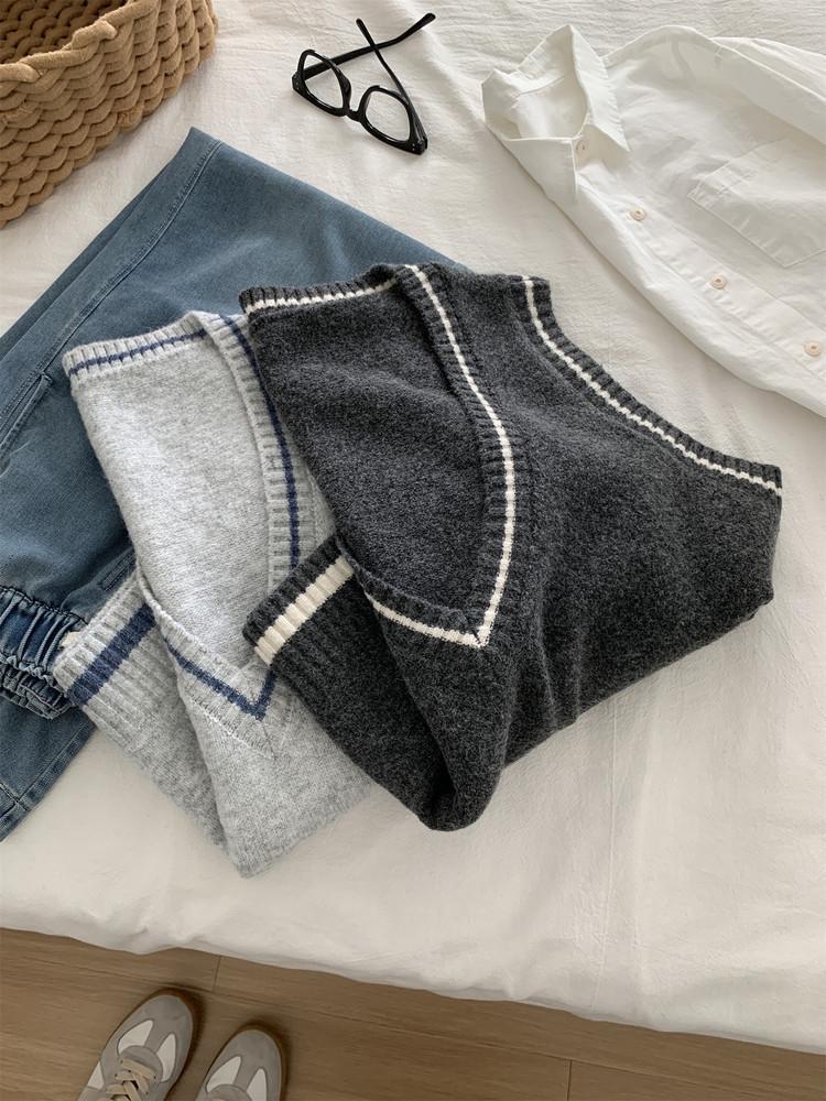 Korean Style V-Neck Wool Knit Vest for Women - Loose Fit, Age-Reducing, Perfect for Spring & Autumn Layering
