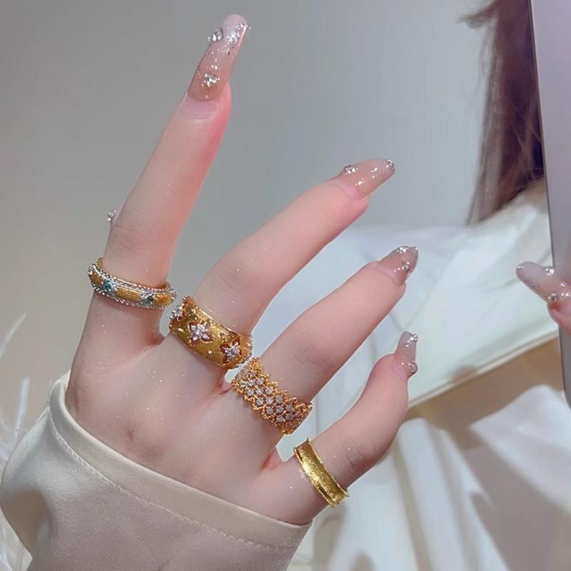 Copper Contemporary Vintage Ring For Women With Luxurious Gold Finish And Dazzling Geometric Diamond Detailing