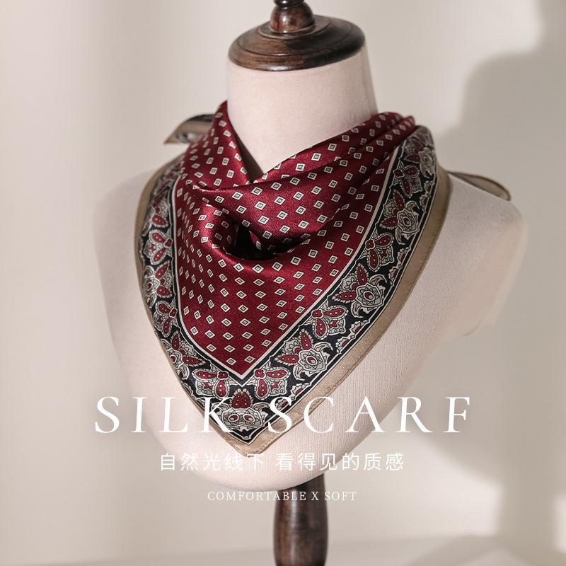 100% mulberry silk retro geometric printing high-end silk square scarf women's spring versatile light luxury small silk scarf scarf