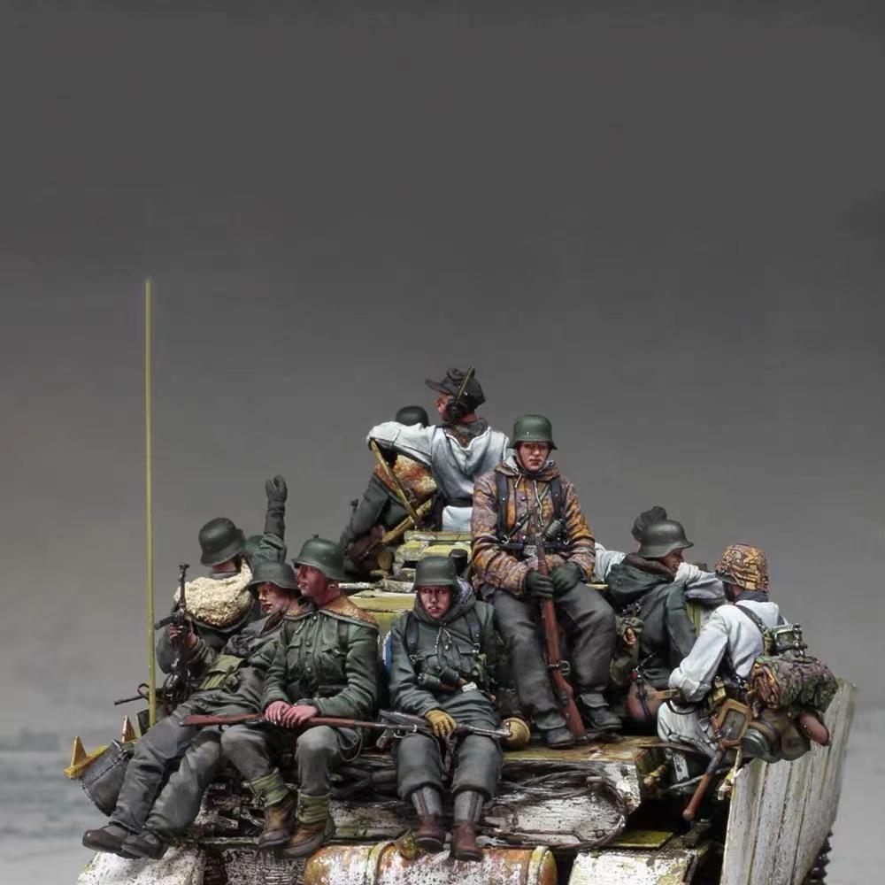 1/35 Resin Figure Unpainted Model Kit, World War II Military Theme, (13 Soldiers, No Tanks) Unassembled and Unpainted GK,