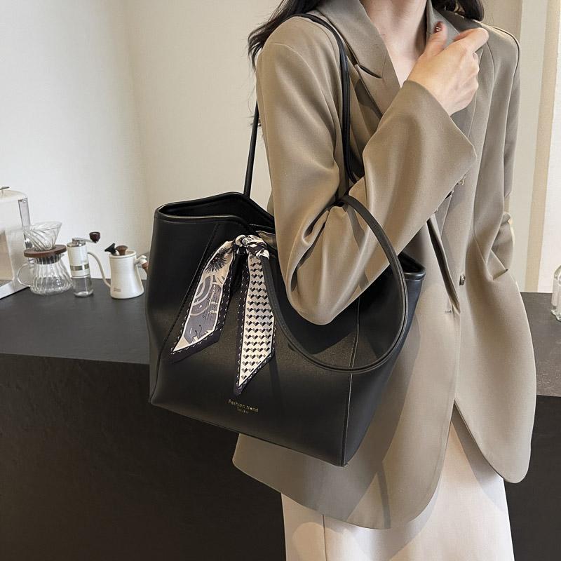 Women's Tote Bag Soft Leather Large Capacity Shoulder Bag