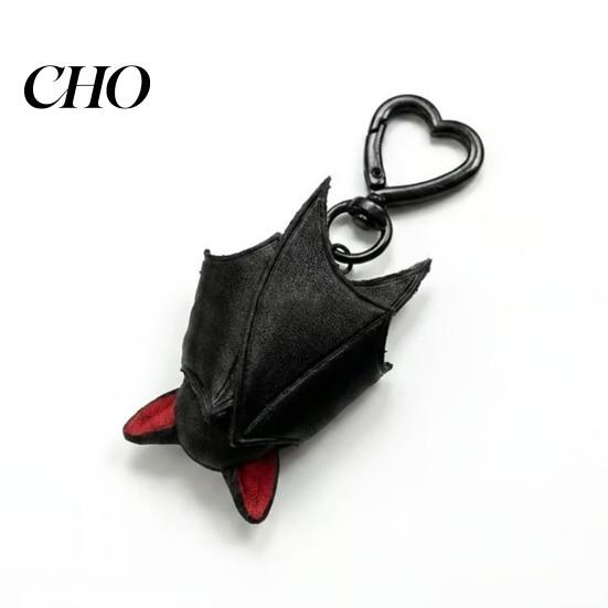 Flying Bat Keychain Plush Black Gothic Transformable Key Ring Pendant Keyring Backpack Bag Purse Charm Halloween Gift for Lovers