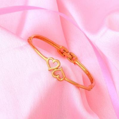 Women's Gold Plated Heart Shaped Bracelet.
