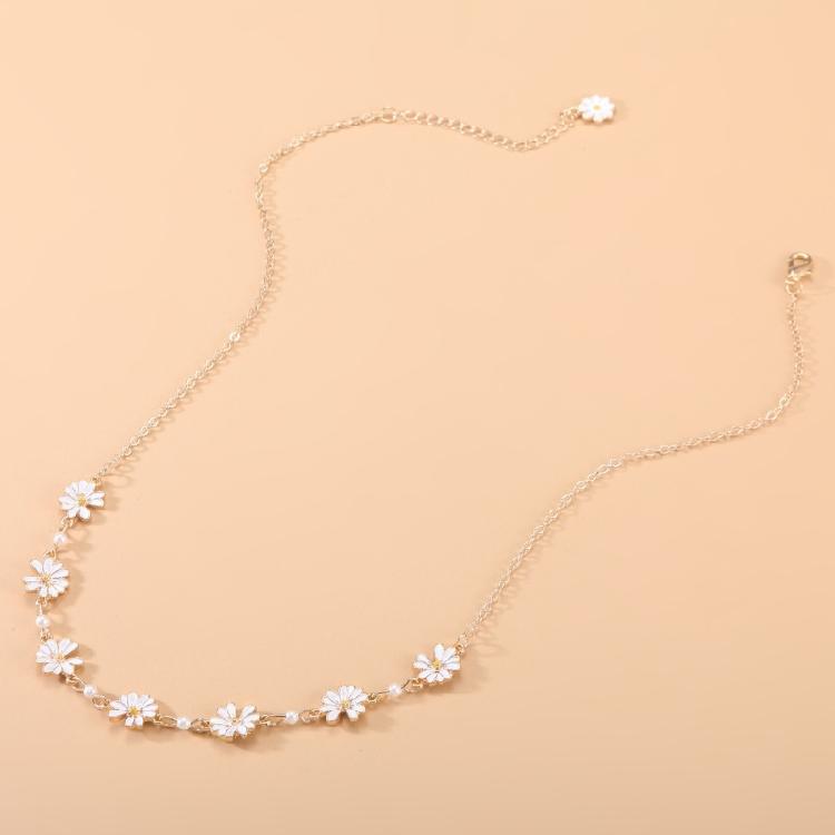 Fashionable Daisy Themed Bracelet Modern Style Bracelet Pendant Necklace Alloy Texture Suitable for Various Occasions