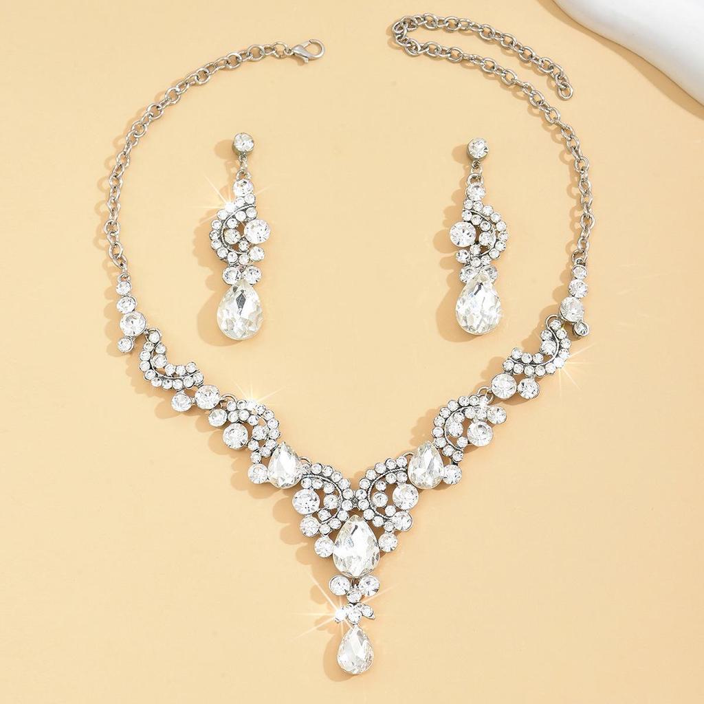 European & American Bridal Necklace Set: Rhinestone Jewelry for Wedding & Evening Dress Photography