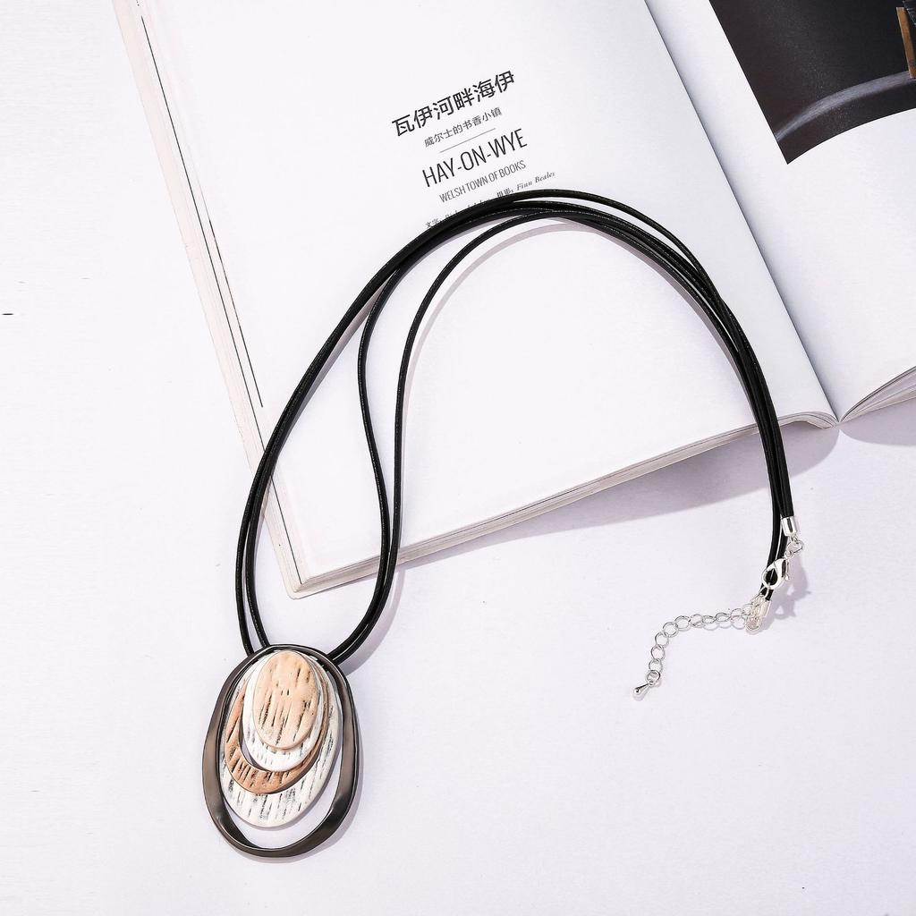 Classic Fashion Long Female Pendant Wind Geometry Metal Contrasting Color Necklace Sweater Chain