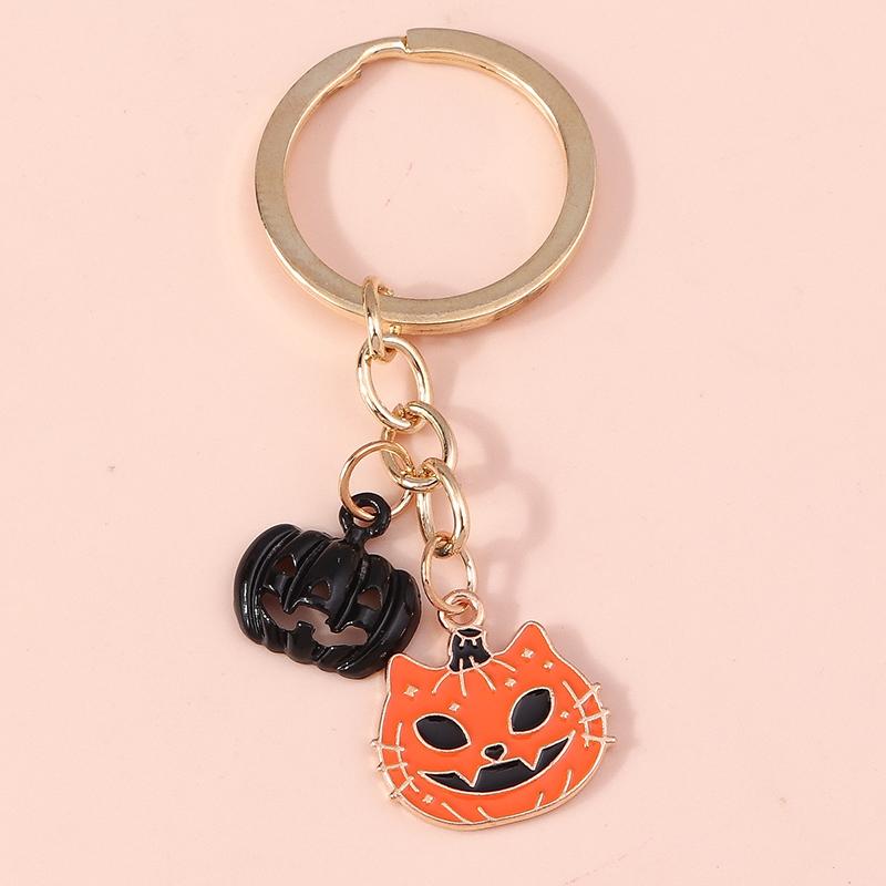 Cute Enamel Pumpkin Keychain Halloween Ghost Bat Key Ring Pendants for Handbag Decor DIY Halloween Jewelry Accessories
