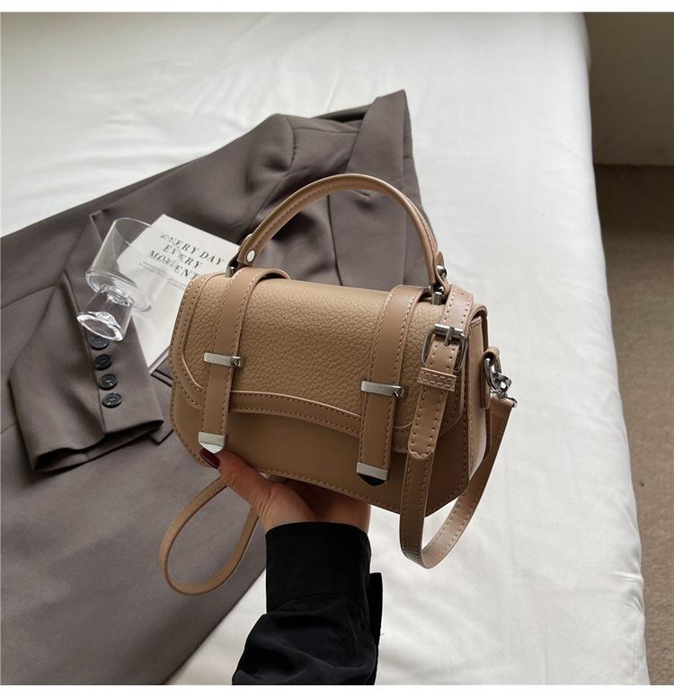 

Underarm bag women s 2024 new high-end versatile shoulder messenger bag is popular this year, autumn and winter small square bag хакі