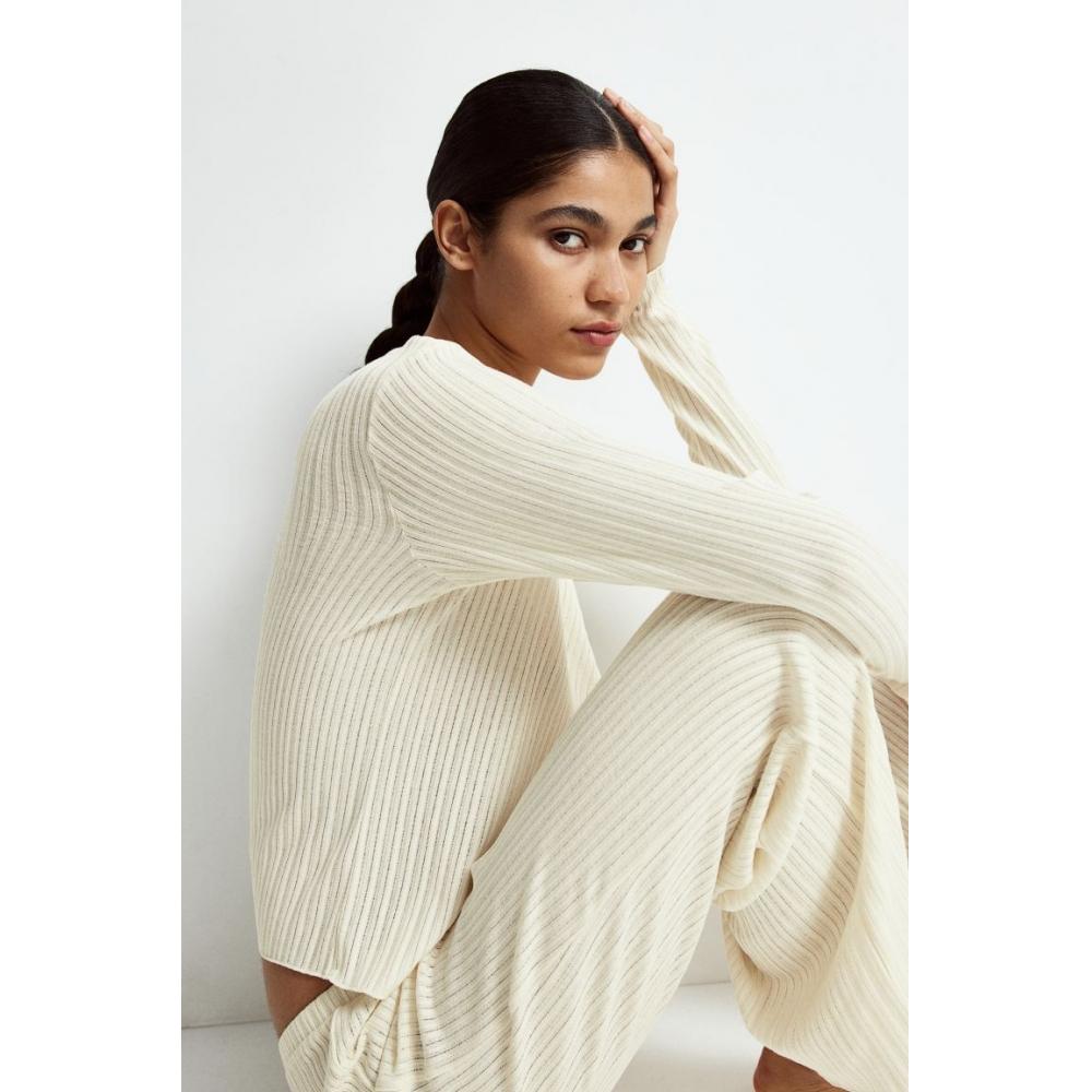 

Кардиган кремовой вязки в рубчик HM