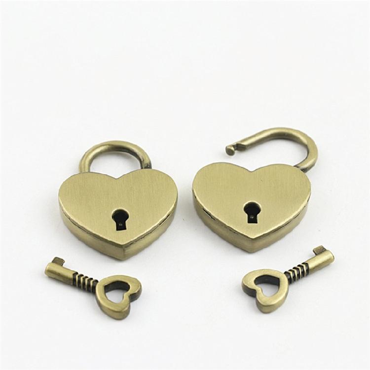 Decorative Heart Lock with 2 Key Strong Mini Padlocks Not Corrosion Lock for Suitcases Storage Units School Lockers