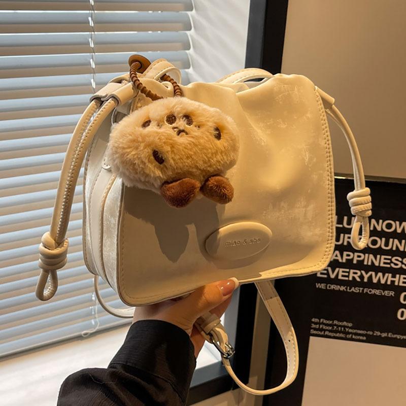 

Новая маленькая сумка через плечо, женская сумка на плечо с рюшами и шнурком, 2024, высококачественная пригородная однотонная сумка в западном стиле для мобильного телефона