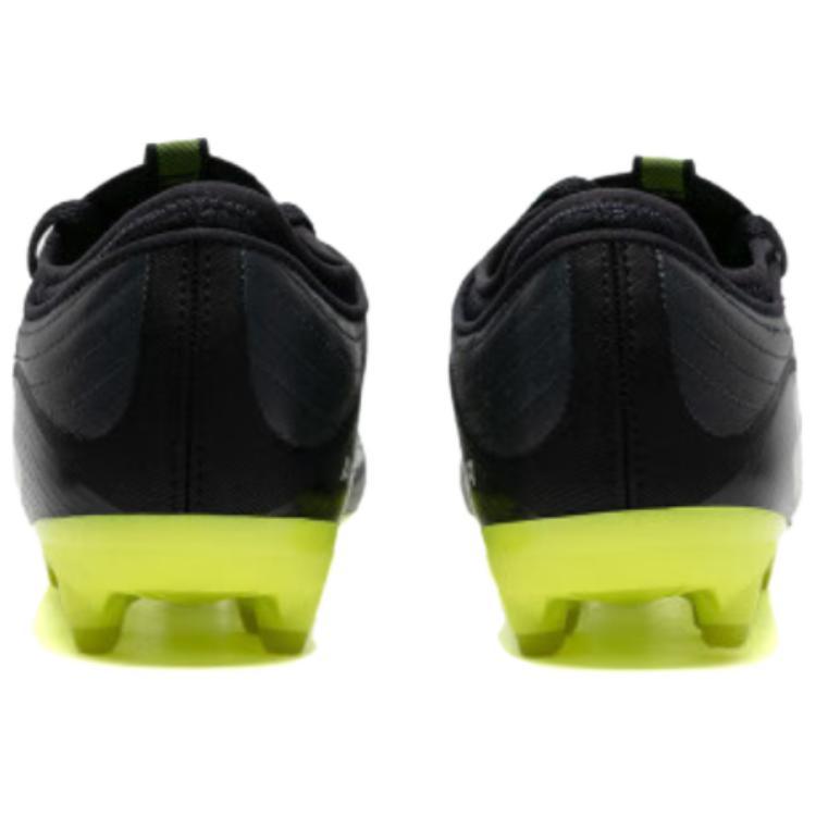 Under Armour Unisex Magnetico Select 4 FG Black White 3027707-001