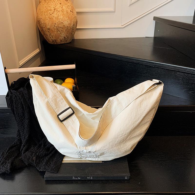 Trendy Dumpling Bag Large Capacity Women's Crossbody Bag New Lightweight, Simple and Versatile Casual Sports Style Men's Shoulder Bag