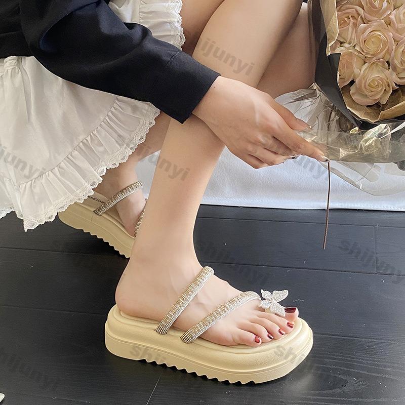 Fashion Summer Women Shoes 2025 New Fashion Comfortable Slip on Butterfly Platform Slippers Outdoor Flat Clip Toe Beach Shoes