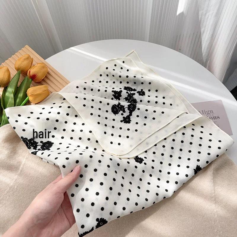 2025 Spring French Retro Plaid Silk Scarf: High-End Women s Fashion Accessory 68*68 белый
