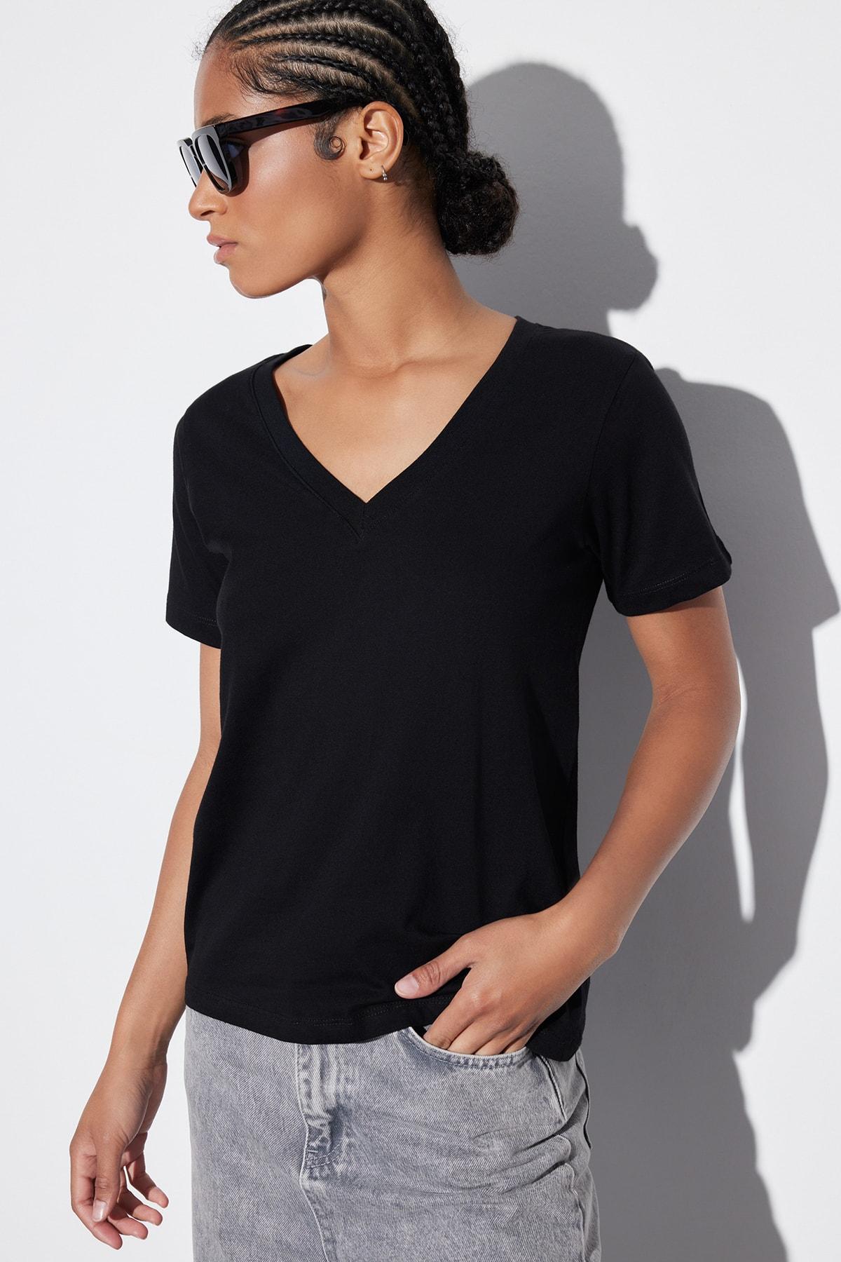 

Футболка - Черный - Стандартный крой