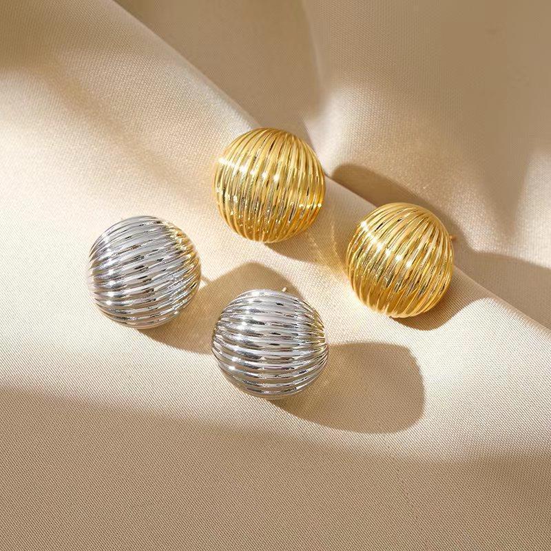 Elegant Pleated Copper Earrings – Sophisticated, Lightweight, and Stylish