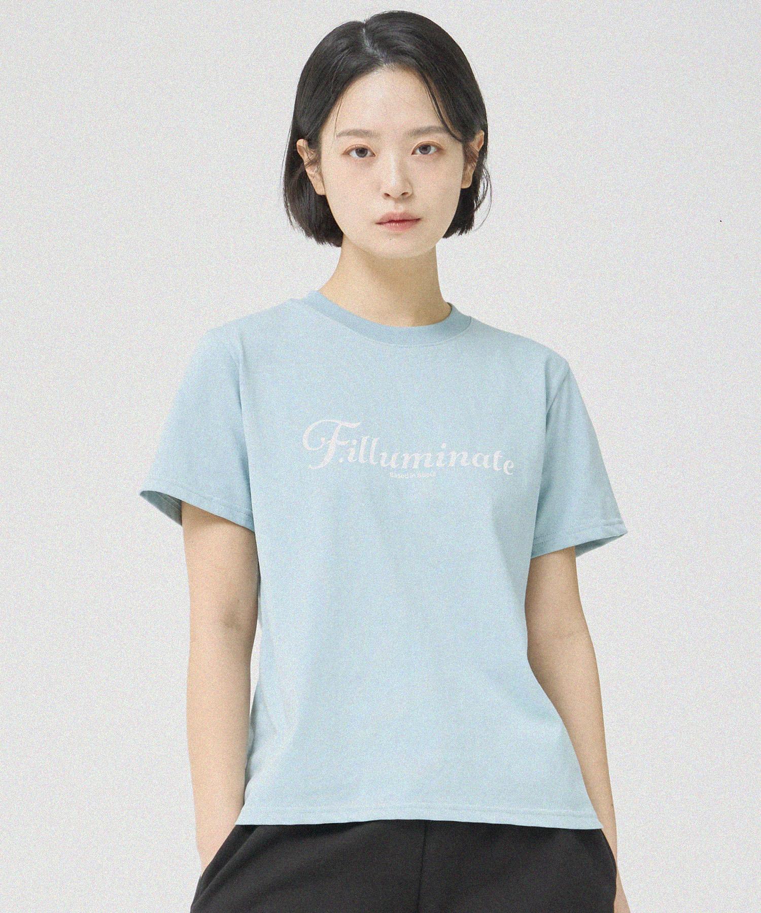 Illuminate (W) Lettering Logo T-Sky Blue Sky Blue/Free