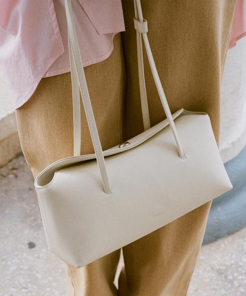 Ostkaka Pebble Flap Shoulder Ivory