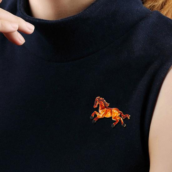 Yousheng Horse Brooch Retro Style Enamel Pin Smooth Line Design Animal Pin Metal Edging Lightweight Suit Lapel Badge