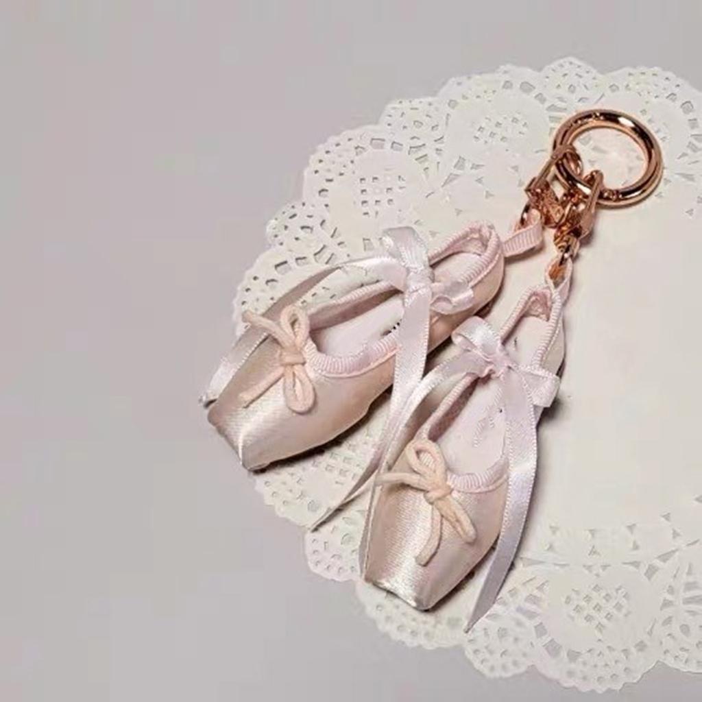 Elegant Ballet Shoes Keychain Alloy Key Holder Unique Keyring Bag Pendant Fashion Accessory for Women and Girls