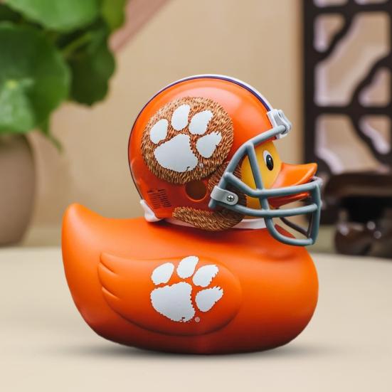 Rugby Champion Duck Figurine Rugby Football Cartoon Duck Statue Animal Sculpture Home Office Desktop Decoration Ornament