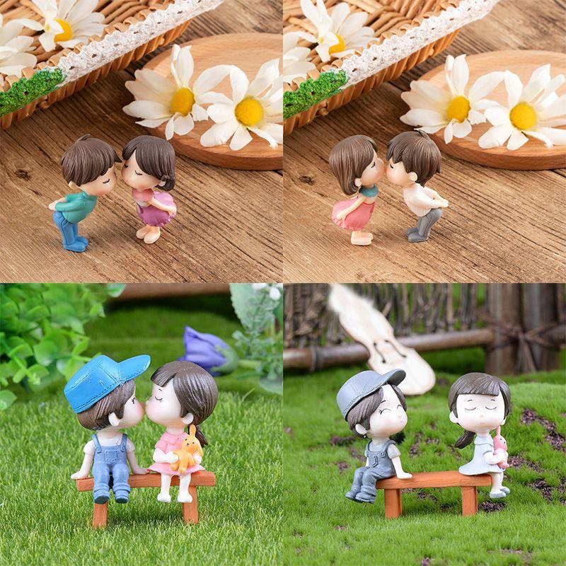 Delightful Kissing Couple Dolls For Handicraft Micro Garden Ornamentation