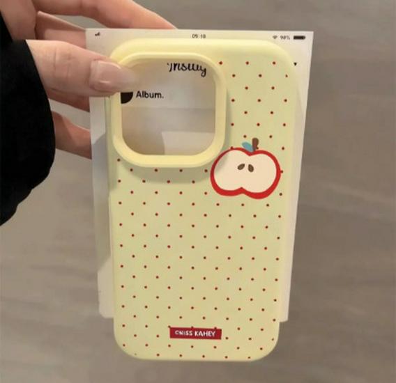

Polka Dot Half-Cut Case for 17Promax16/15Pro/14Plus/13/12/11 iPhone 16 Plus