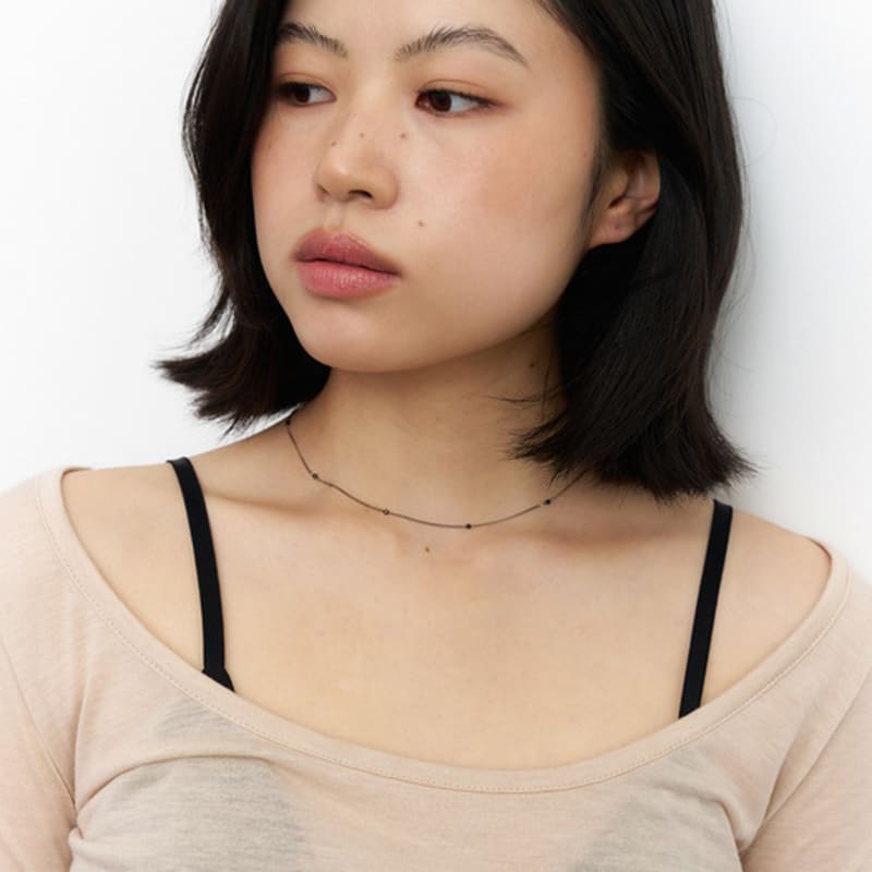 geegee black chain dol necklace