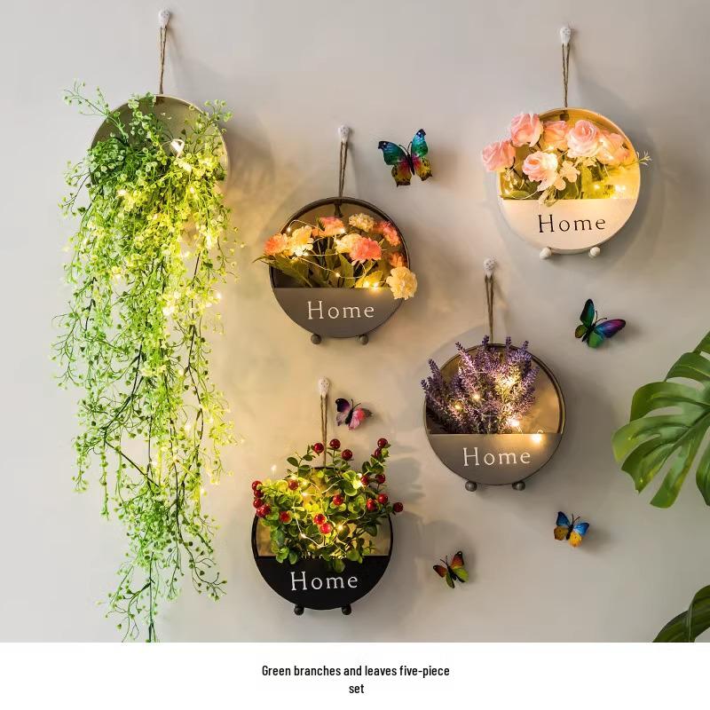 Influencer Bedroom & Dorm Wall Décor: TV Background & Room Layout Ornaments