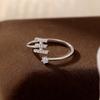 Bague de luxe pour femme Banyan Tree en argent avec nom de famille - Design personnalisé haut de gamme pour l'index