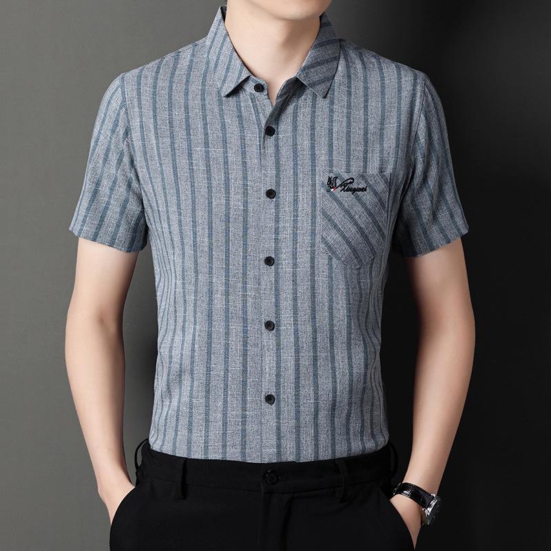 Sommer Neues Kurzarmhemd Junge Herren Dünnes Slim Gestreiftes Echte Tasche Dekoratives Hemd
