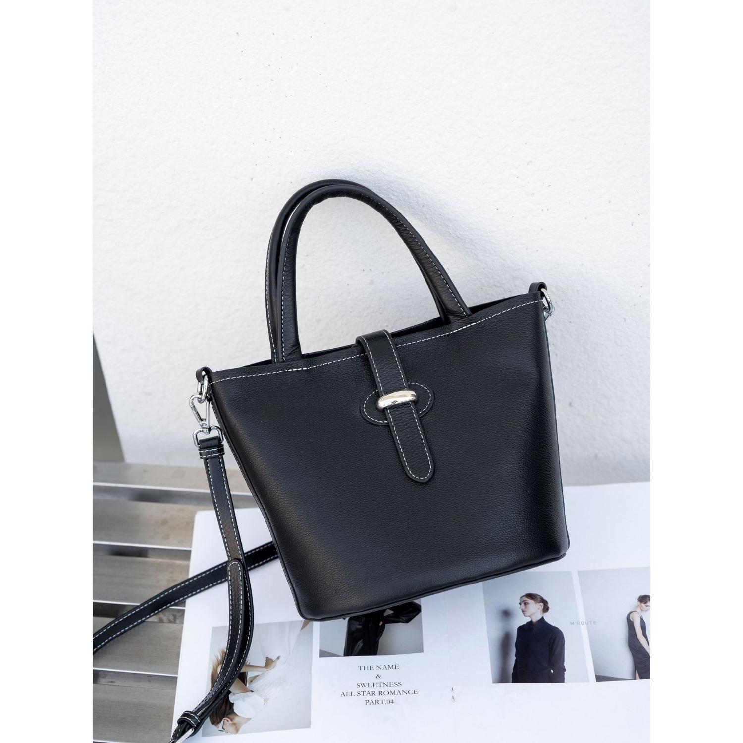 Квадратная сумка из коровьей кожи, нишевая сумочка, популярная модная женская наплечная сумка кроссбоди, практичная сумка-ведро из мягкой кожи чёрный