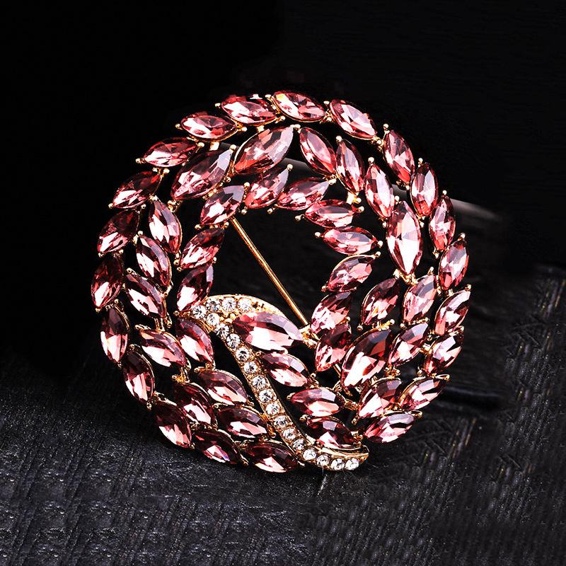 

SKEDS Luxury Flower Round Creative Rhinesotne Brooches Pin For Women Lady Crystal Wedding Party Decoration Badges Jewelry Gift фиолетовый