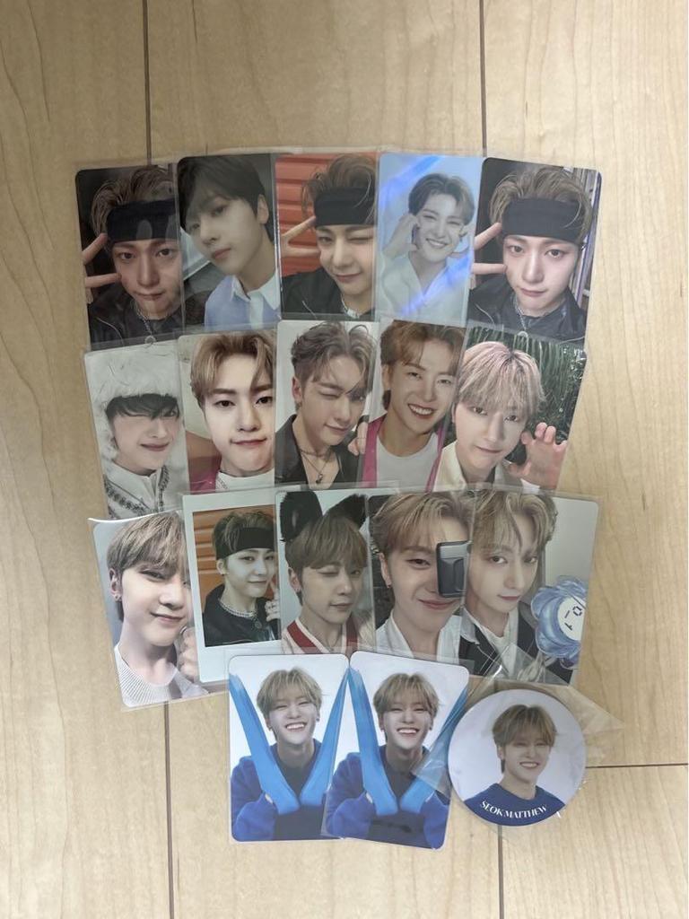 [USED] ZB1 Metu Trading Card Badge Set