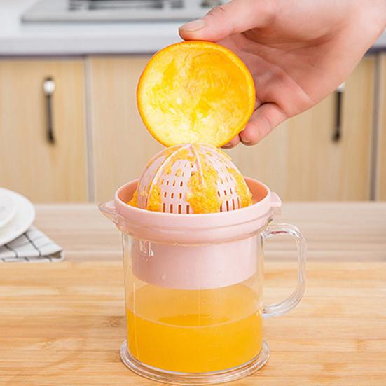 Manual Juicer 450ml Compact Container Non Slip Stable Base Portable Citrus Squeezer for Lemons Limes Oranges Easy to Clean Friendly Kitchen Tool