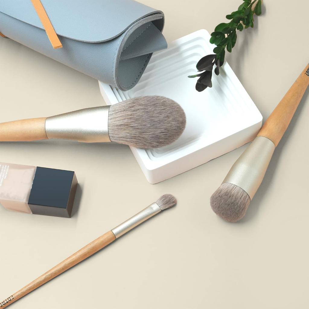 EDTRE Silver Gray Makeup Brush Set of Soft Fiber with PU Leather Multifunctional Everyday Makeup Brush Portable and Suitable for Sensitive Beginner