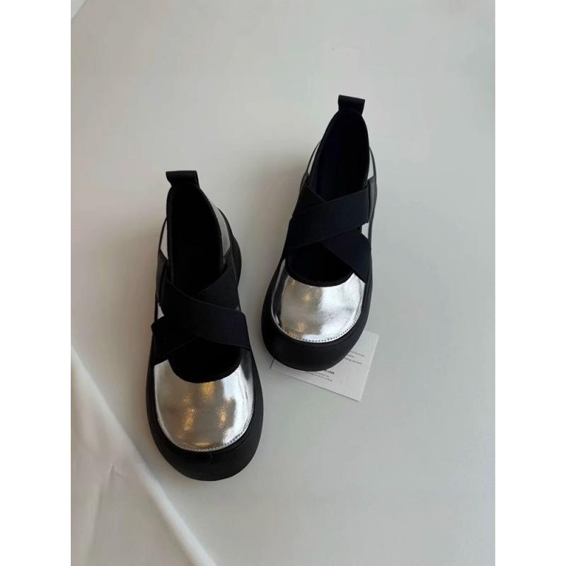 

Женские туфли Мэри Джейн из кожи на платформе в спортивном стиле с перекрестными эластичными ремешками 40 серебряный