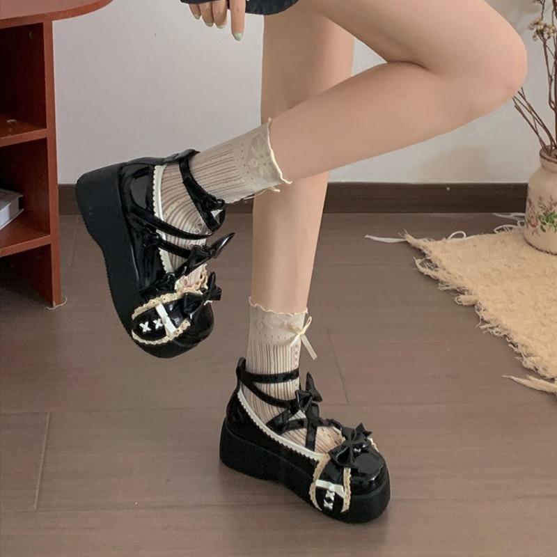 Fashion Ssweet Lolita Patent Leather Mary Jane Shoes Women 2025 Autumn Cute Bowknot Decoration Thick Bottom Shoes Ankle Strap Pumps