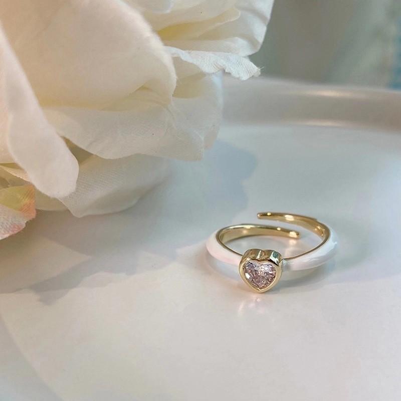

Shaped Heart Fashionable Ring For Women With Adjustable Fit Featuring Unique Influences Korean J2906