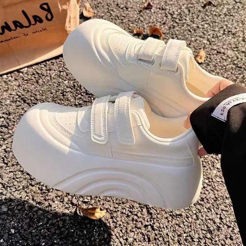 Velcro thick-soled muffin increases the height of ugly and cute big-headed children's new board shoes in summer, spring and autumn