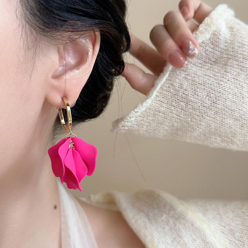 Exaggerated Rose Red Petal Clip-On Earrings: High-End European/American Style, Fashionable Mosquito Coil Design.